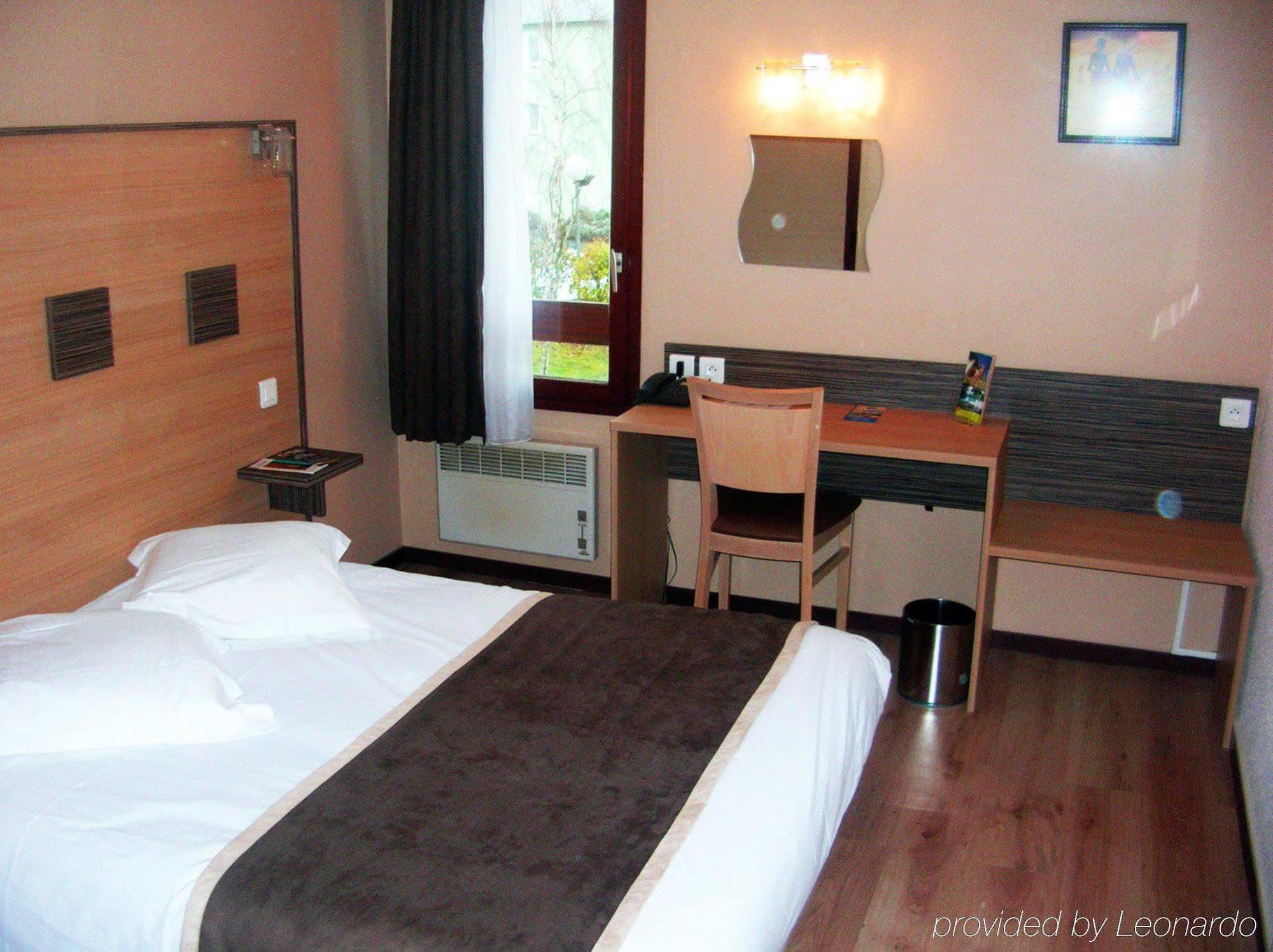 Atoll Hotel Logis Angers, Beaucouzé Exteriör bild