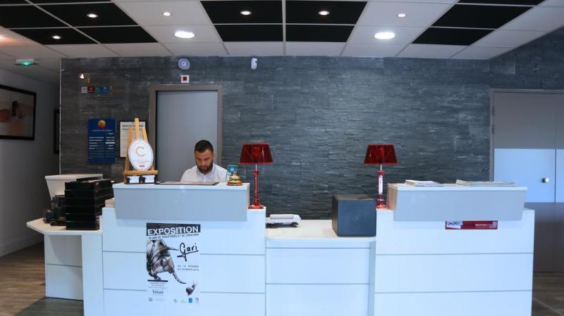 Atoll Hotel Logis Angers, Beaucouzé Exteriör bild